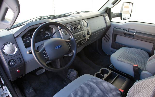 2018 Ford F-650 interior