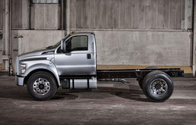 2018 Ford F-650 side