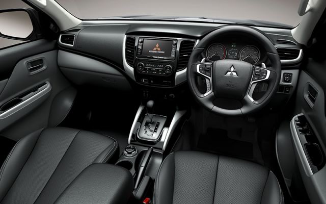 2018 Mitsubishi L200 interior