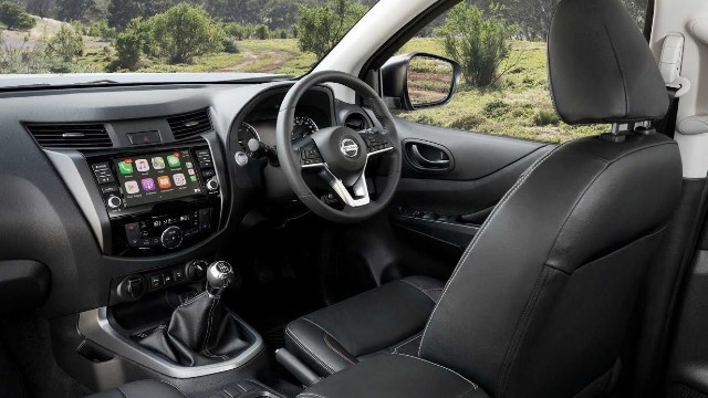 2023 Nissan Navara interior