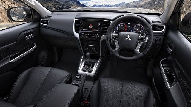 2023 Mitsubishi L200 interior