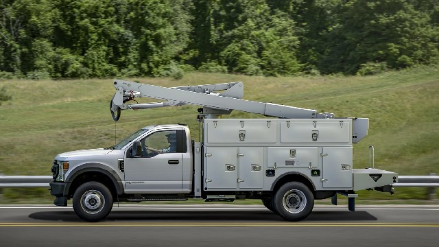 2023 Ford F-550 towing capacity