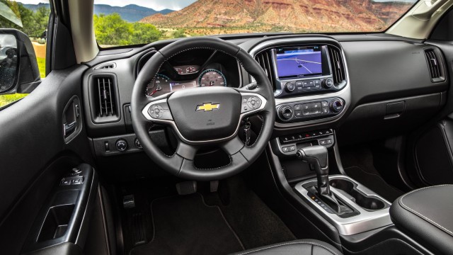 2023 Chevy Colorado LT interior