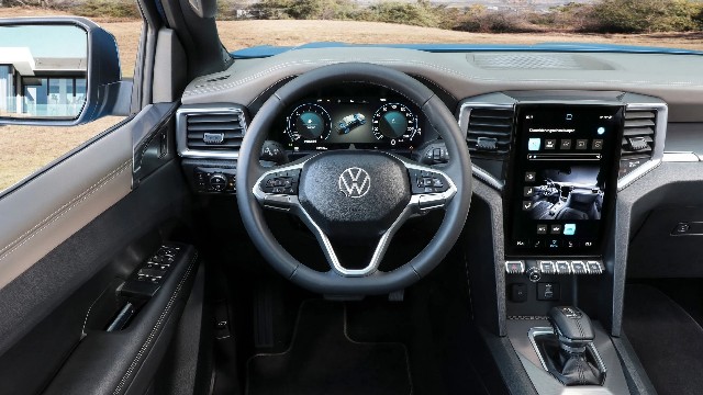 2024 VW Amarok interior