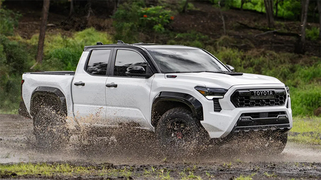 2025 Toyota Tundra Whire in Mud